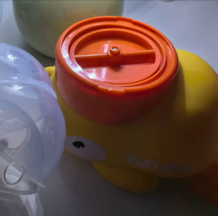 Duck Treat Dispenser Dog Toy — Anti-Slip Automatic Training Feeder